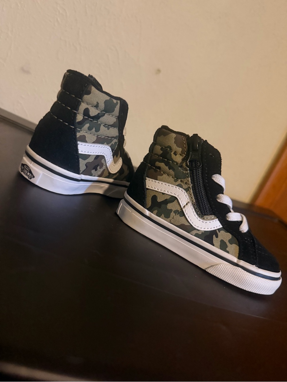 Vans Kids High-Top Sneakers in Black & Green Camo